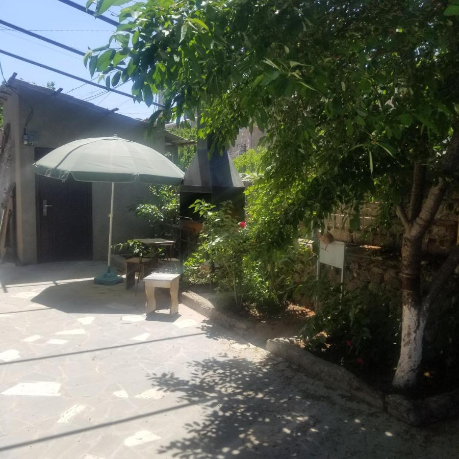耶烈万Maria公寓 外观 照片